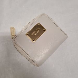 MK Jet Set Wallet Vanilla